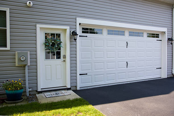 24/7 Emergency Garage Door Panel Replacement experts in River Road, NC